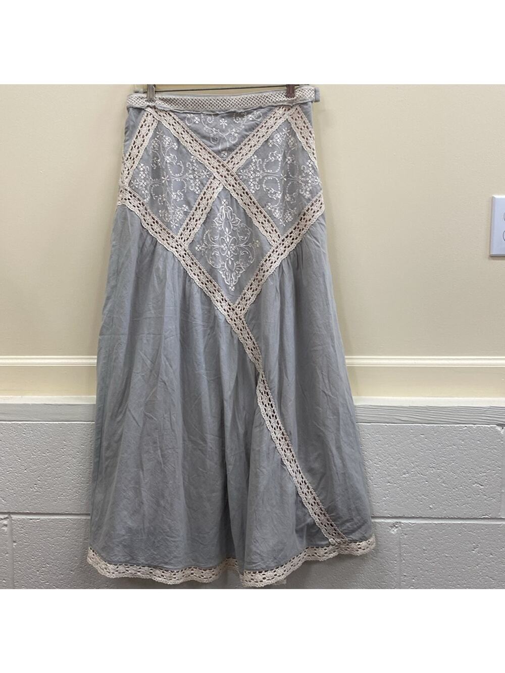Yoana Baraschi Gray Label lace trim and embroidered midi skirt